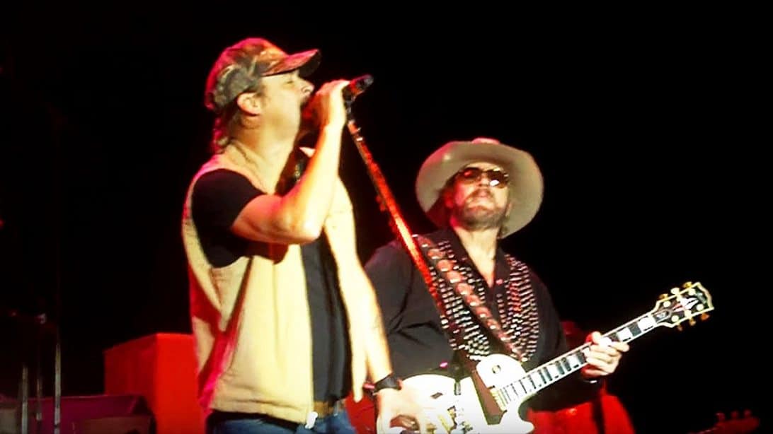 Hank Williams Jr. & Kid Rock Thrill Unsuspecting Crowd With Lynyrd