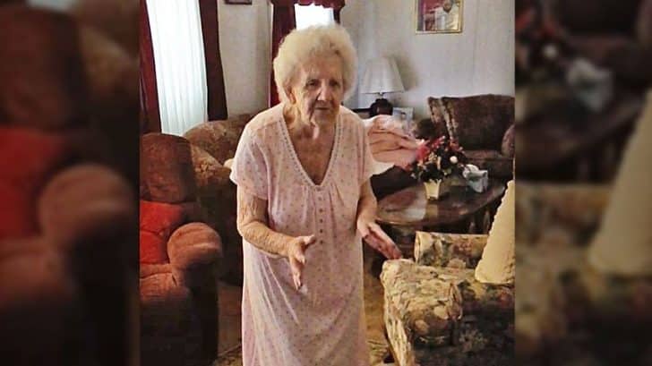 Year Old Woman Stands Up From Chair To Sing Gospel Song What A Time In Heaven