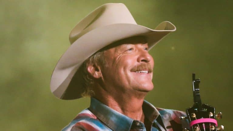 Alan Jackson Is Almost Unrecognizable In Hardly-Seen Photo With High ...
