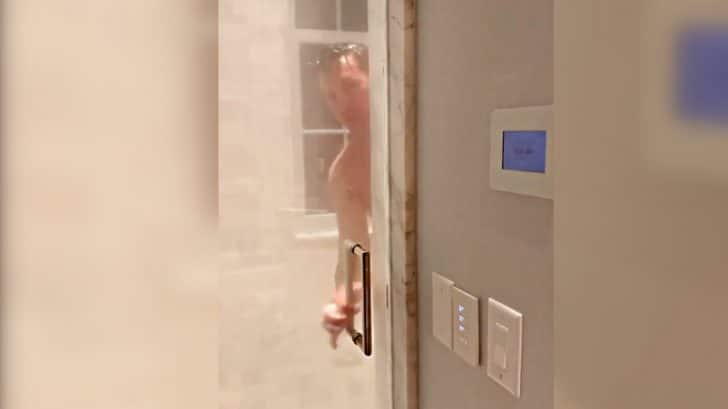 Luke Bryan S Wife Pranks Him In The Shower For 2018 Prank War