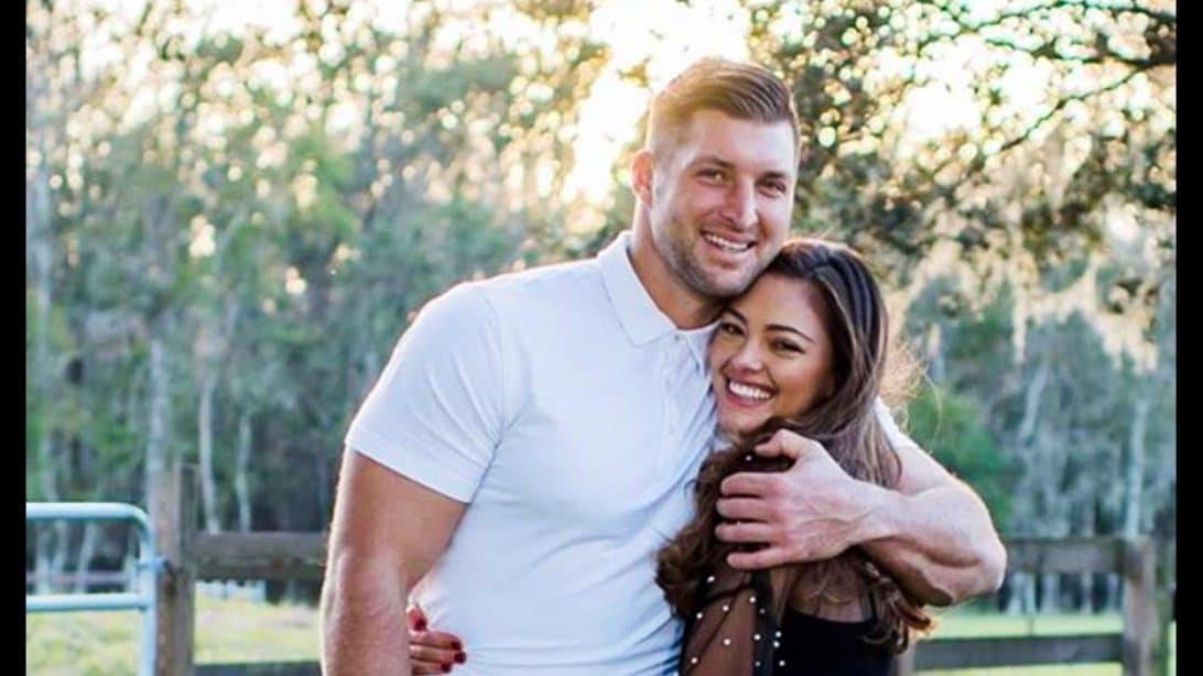 Tim Tebow Proposes To Girlfriend - See The Massive Rock