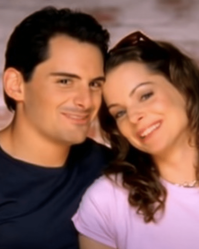 Brad Paisley and his wife Kimberly in the music video for "Little Moments"