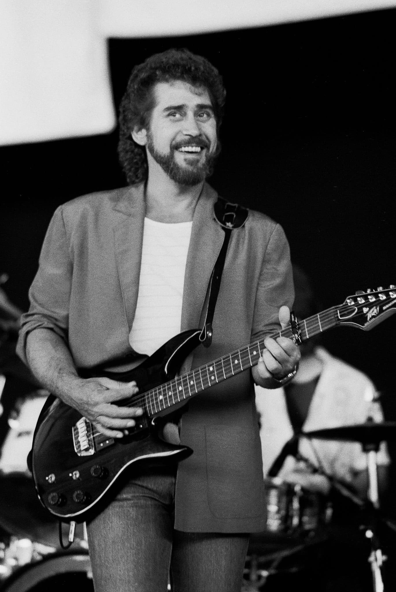 American country music singer Earl Thomas Conley (1941 - 2019) performs at the Poplar Creek Music Theater in Hoffman Estates, Illinois, May 26, 1985 in Hoffman Estates, Illinois 
