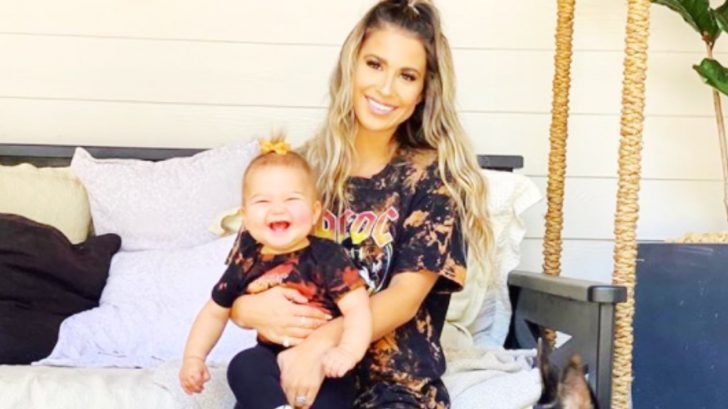 Kane Brown’s Wife & Daughter Are “Twinning” In Matching Outfits