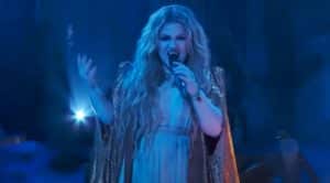 Kelly Clarkson covers the Halloween song "Monster Mash"