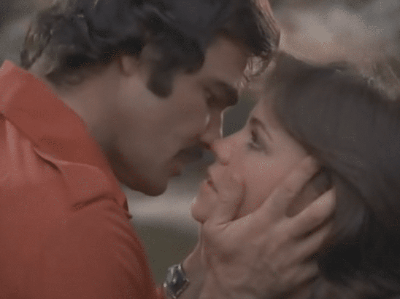 Burt Reynolds Sally Field kiss