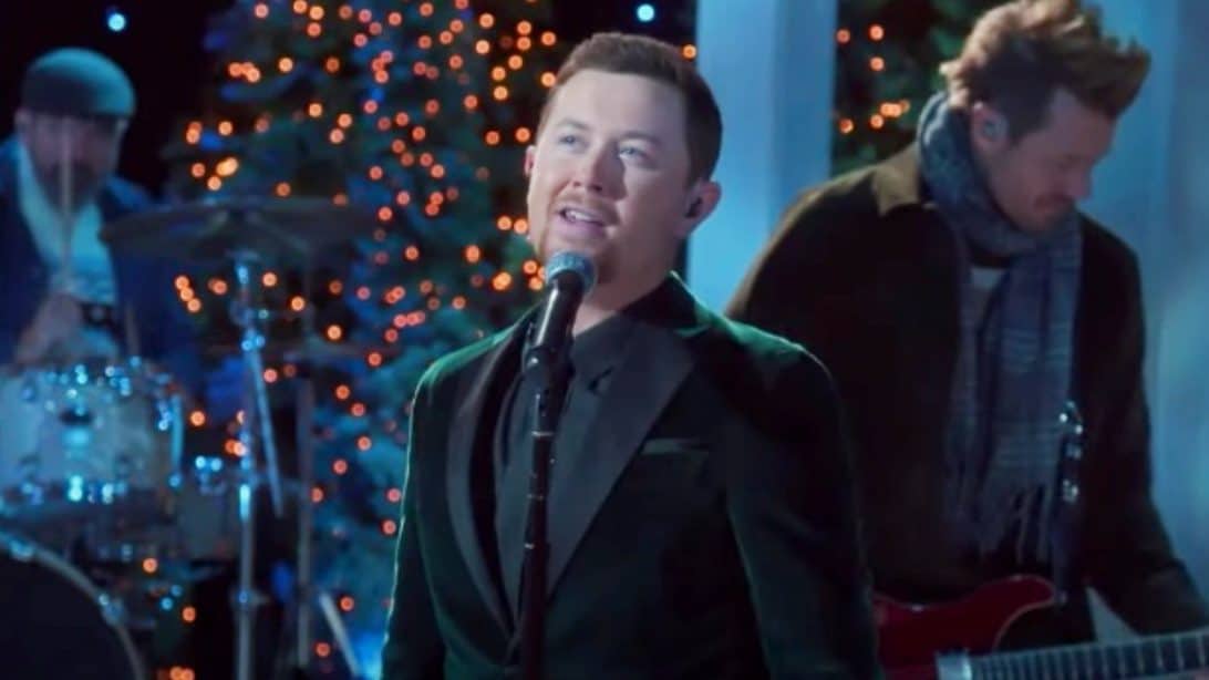 Scotty McCreery Wishes Everyone “A Holly Jolly Christmas” With “Country