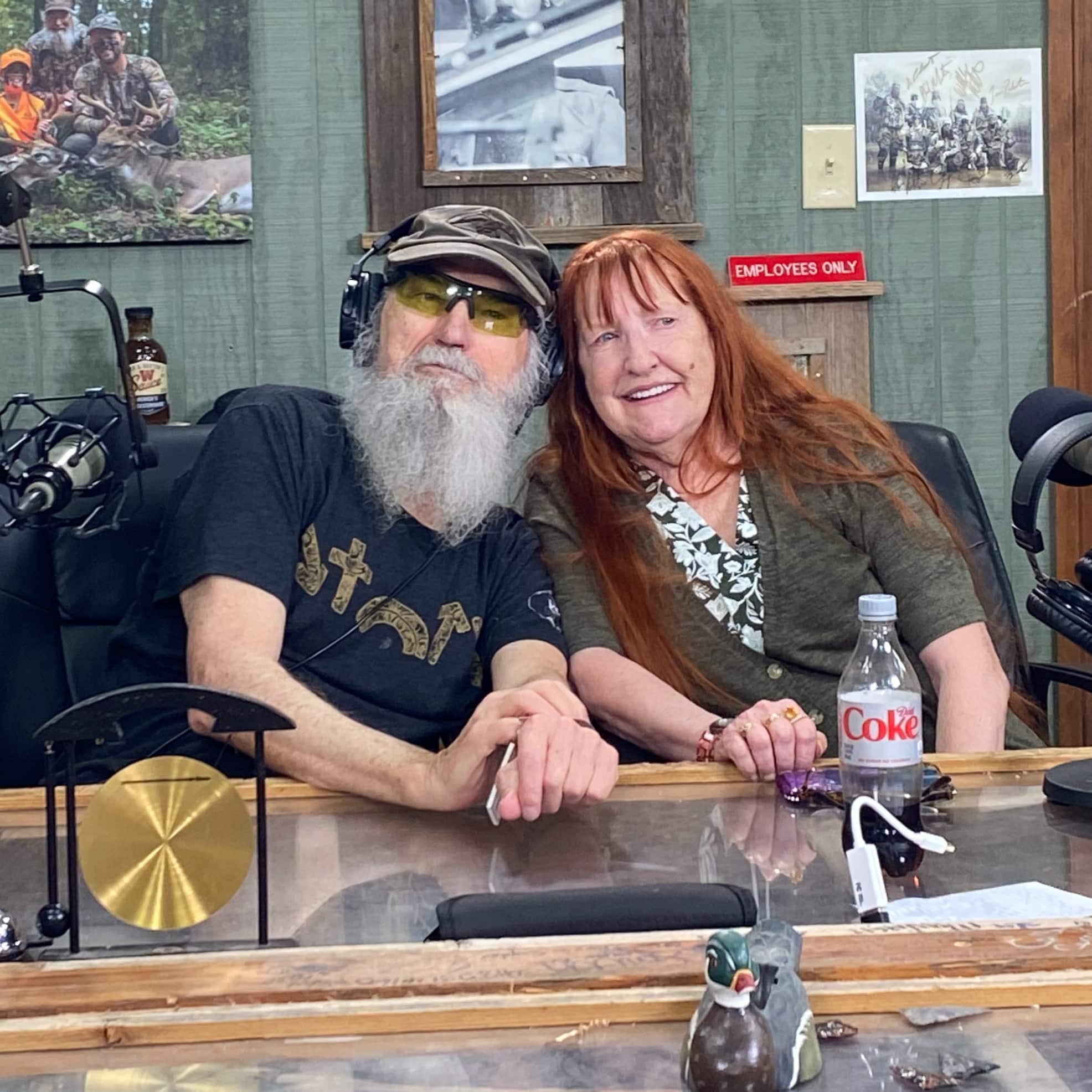 Uncle Si and his wife during the interview. 