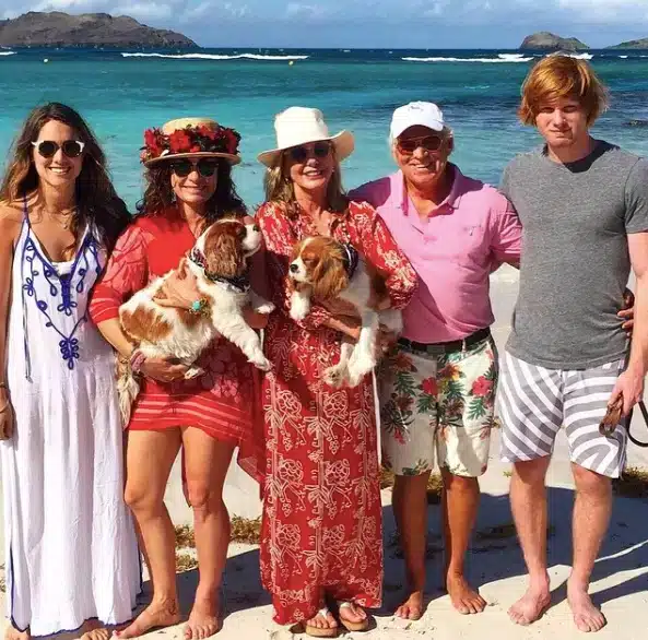 Jimmy Buffett with his wife and kids