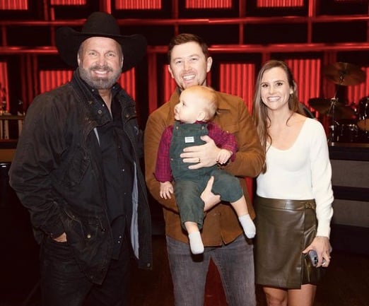 Scotty McCreery with his family and Garth Brooks after been asked to join the Opry