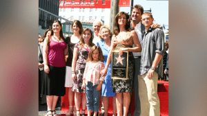 Vince Gill and Amy Grant with all of their kids