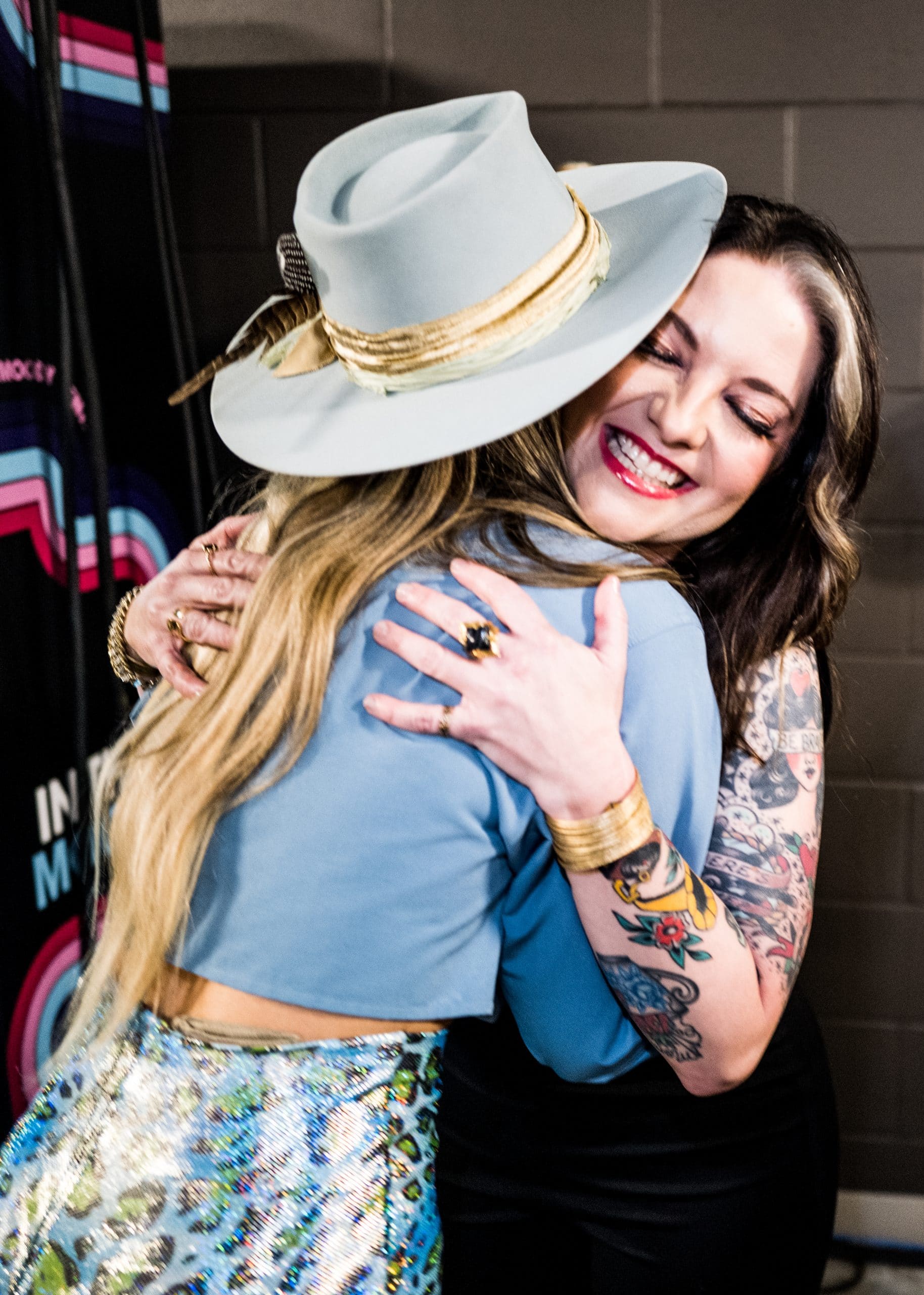 Lainey Wilson hugs Ashley McBryde at the 2023 CMT Music Awards