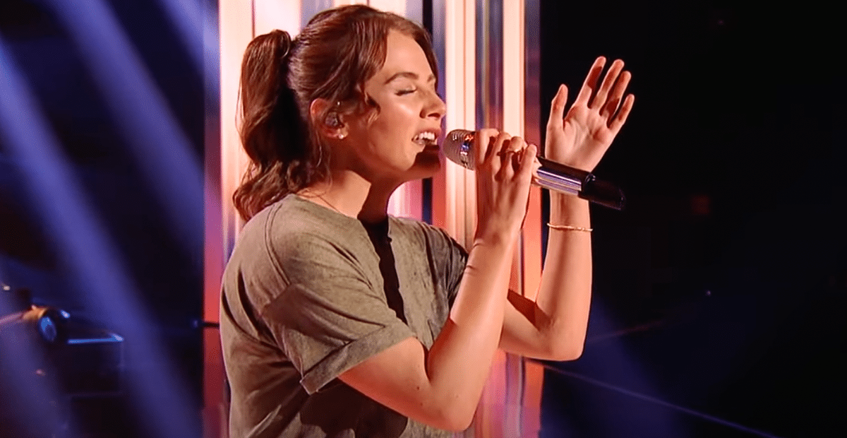 Emmy Russell performs "Skinny" on 'American Idol.'