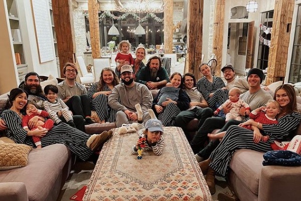 Rebecca Robertson hosted her family at a gender reveal party for her third child