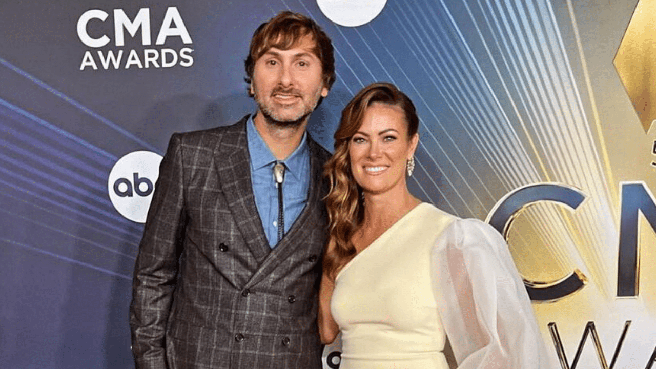 Lady A's Dave Haywood & Wife Kelli Have A Baby On The Way(02)