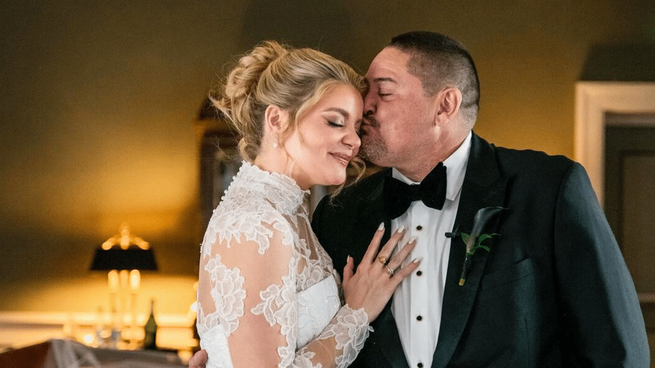 Lauren Alaina Mourns The Loss of Her Father