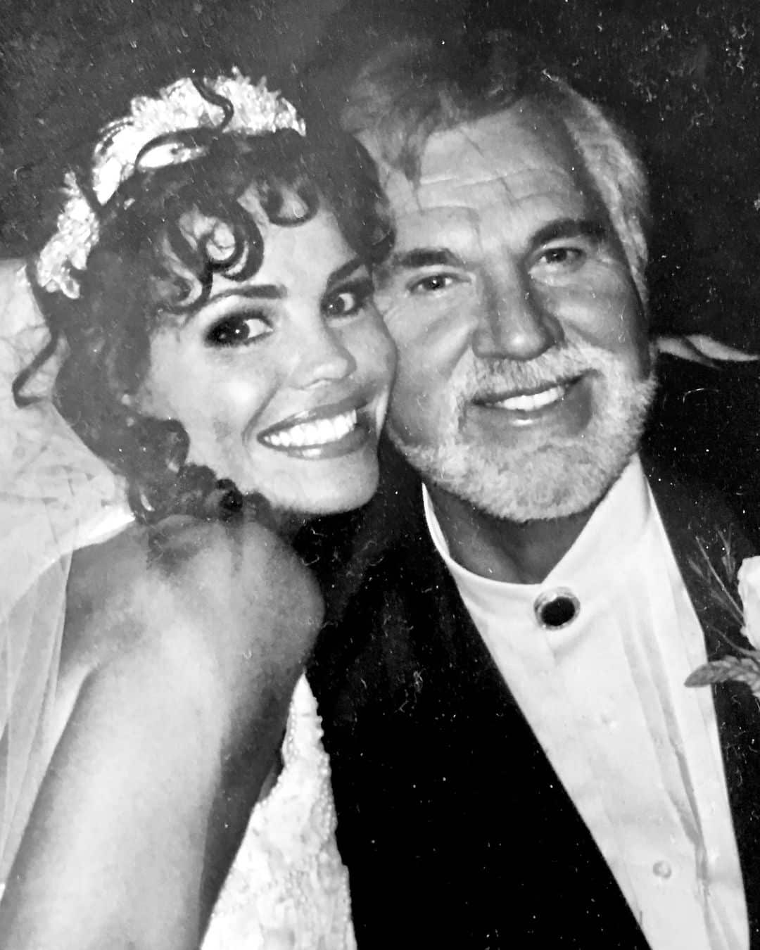 Country Singers' Wedding Photos - Kenny & Wanda Rogers