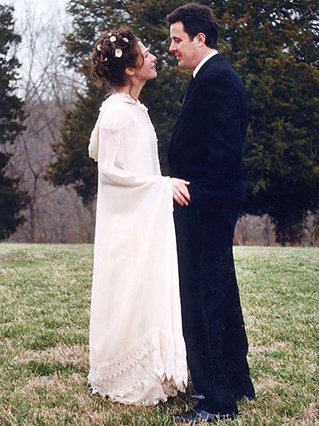 Vince Gill and Amy Grant's wedding photo