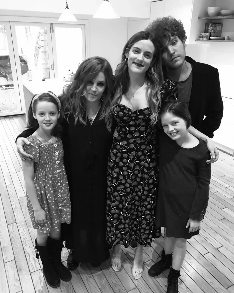 A rare photograph with Lisa Marie and all four of her children (via Instagram) 