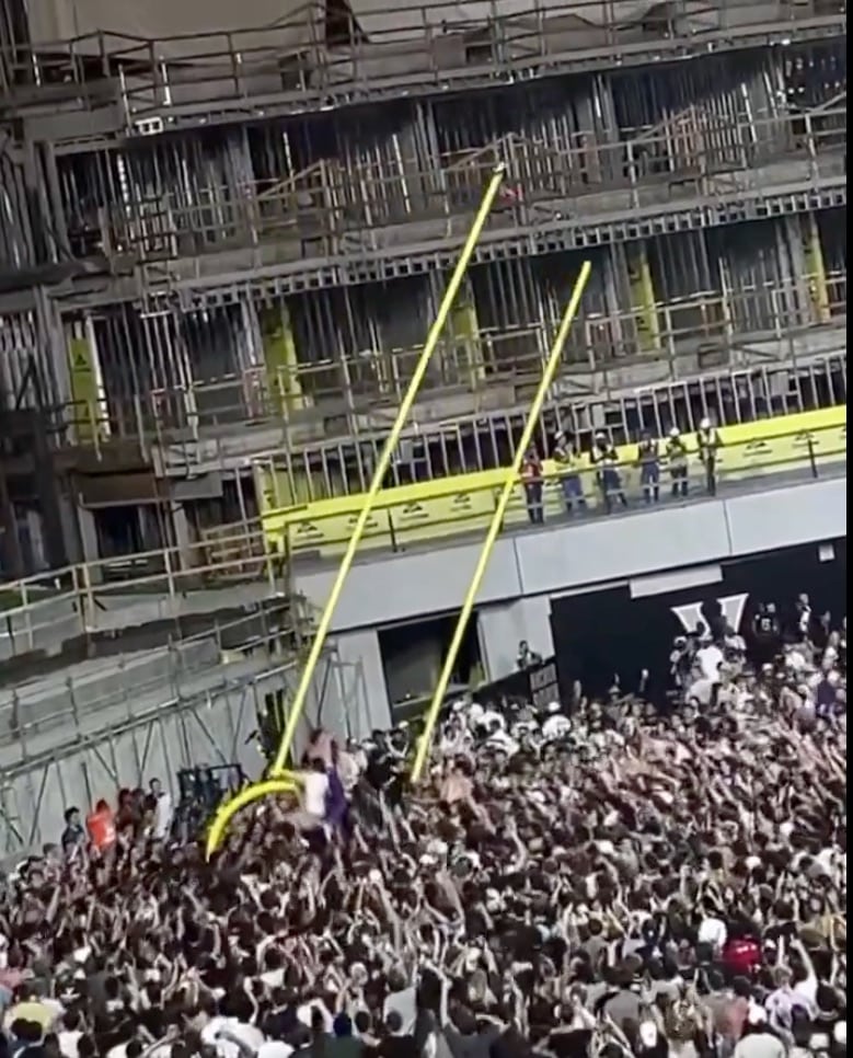 Vanderbilt fans taking down goalposts