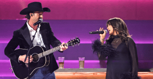 Riley Green and Ella Langley performing at