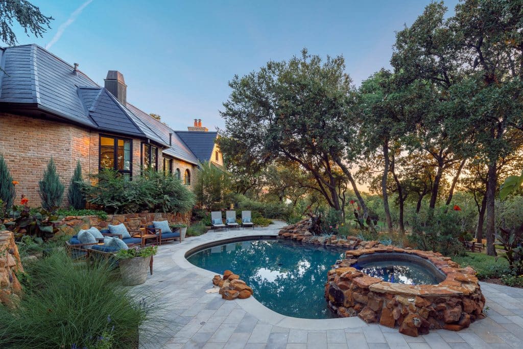 Pool and outdoor area