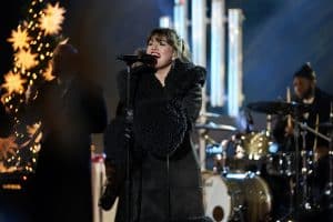 Kelly Clarkson at the Rockefeller Christmas Tree lighting