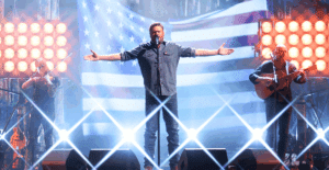 Blake Shelton makes AMA debut