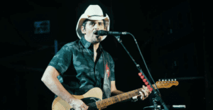 brad paisley lightning