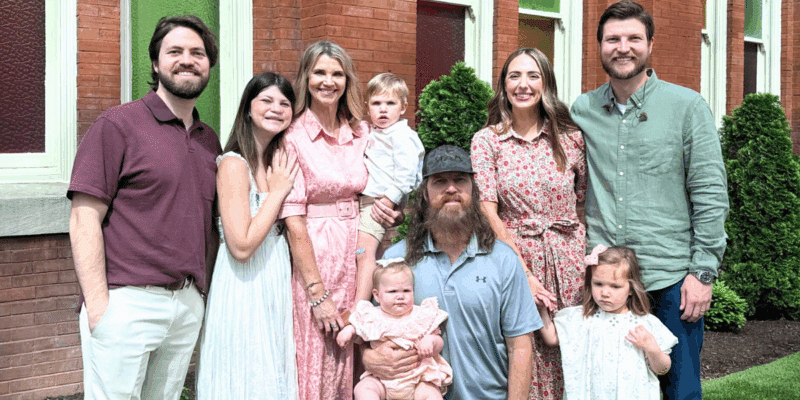 Jase and Missy Robertson's family, Including Reed and Brighton, who are expecting Baby #4