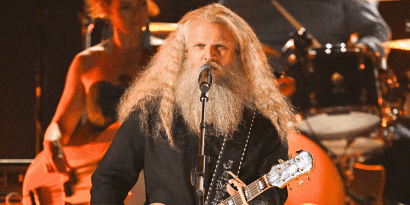 Jamey Johnson reveals who fans mistake him for