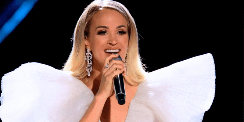 carrie underwood “O Come All Ye Faithful”