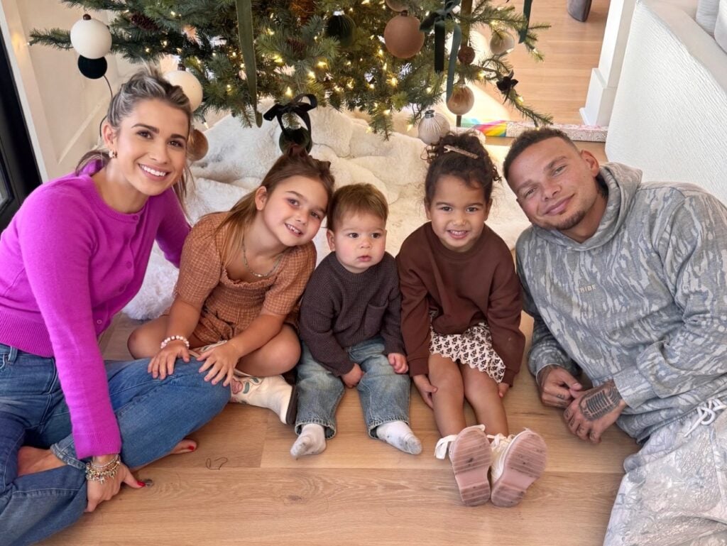 Katelyn, Kingsley, Krewe, Kodi, and Kane Brown (Photo Credit: Kane Brown / Instagram)