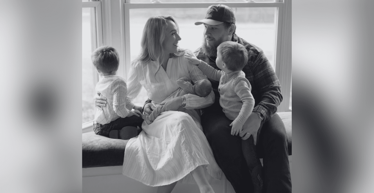 Luke Nicole Combs Announce Arrival Of Baby 3