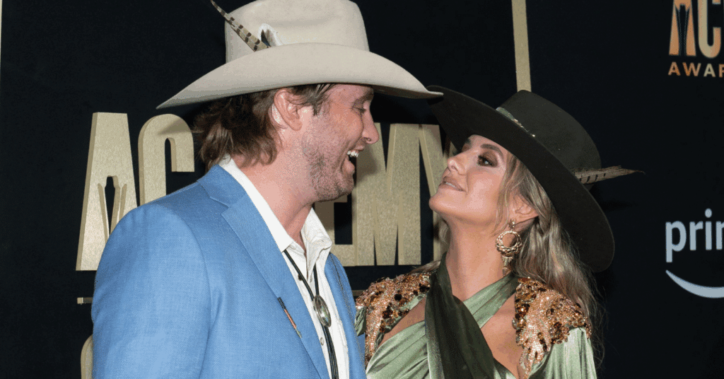 Lainey Wilson Duck Hodges ACM Awards 2023