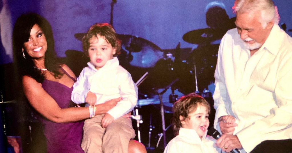Kenny Rogers with his wife, Wanda, and their twin sons, Justin and Jordan, when they were young